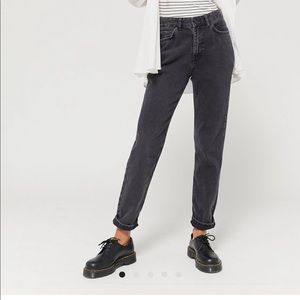 Urban Outfitters BDG Mom Jeans Size 29